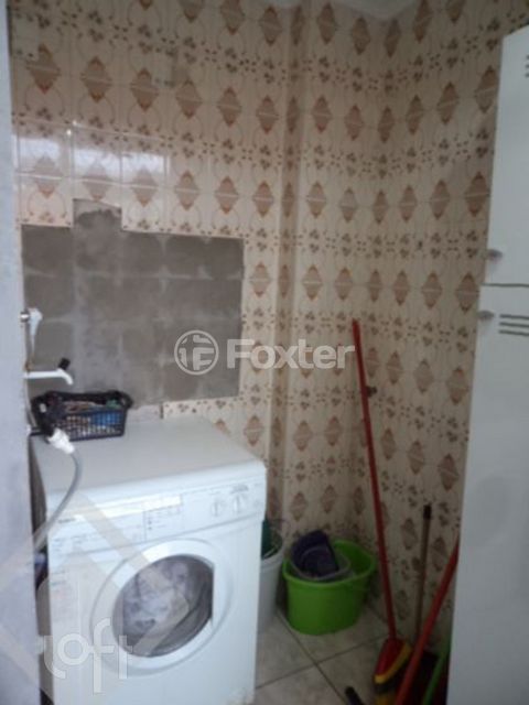 Image 7 - 881592