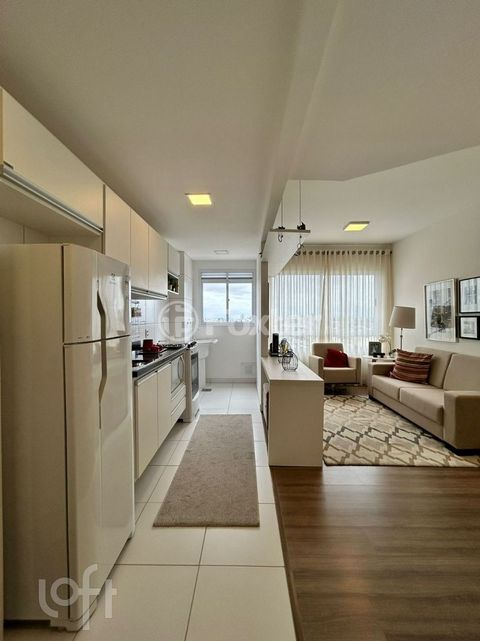 Image 7 - 881593