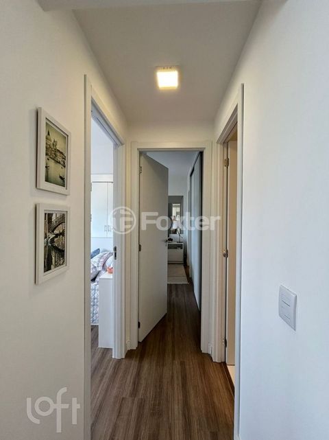 Image 4 - 881593