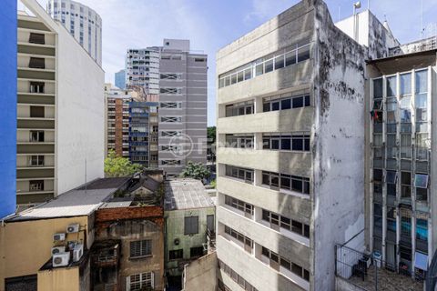 Image 2 - 881597