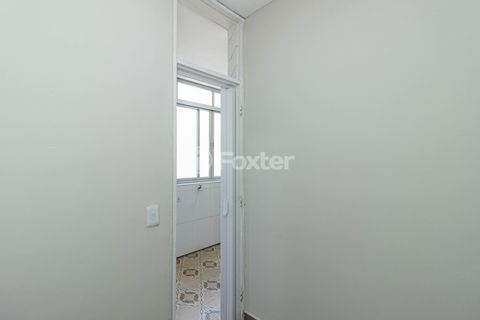 Image 19 - 881597
