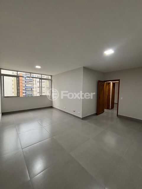 Image 0 - 881597
