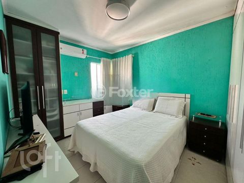 Image 9 - 881600