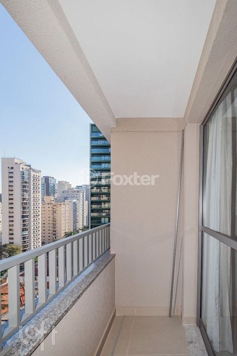 Image 11 - 881602