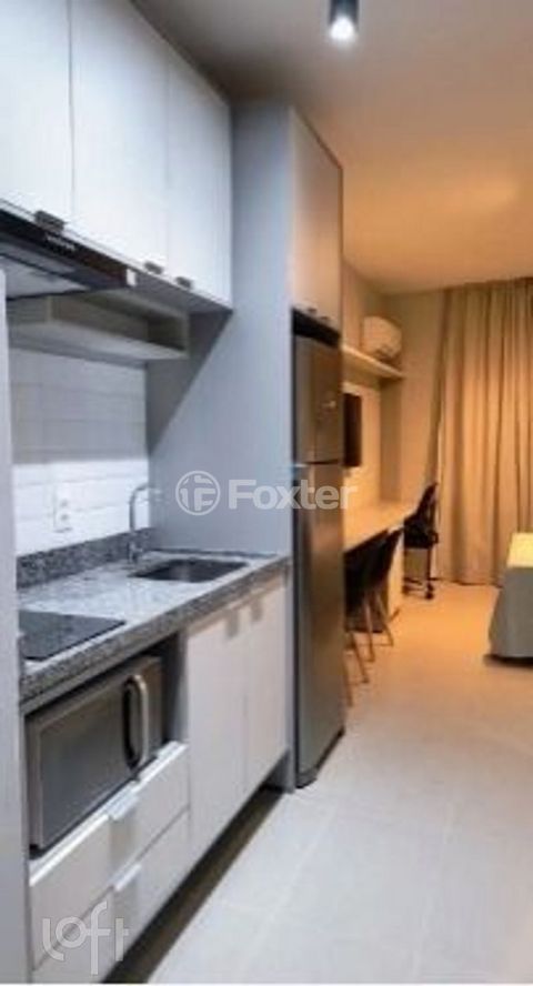 Image 1 - 881602