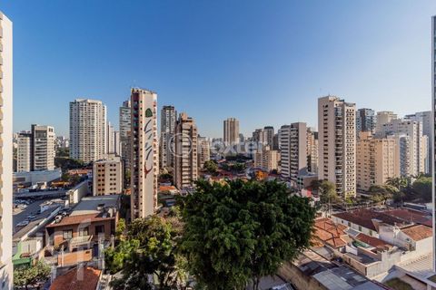 Image 13 - 881602