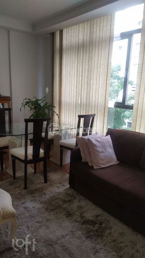 Image 9 - 881604