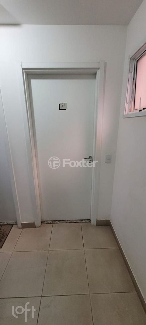 Image 7 - 881610