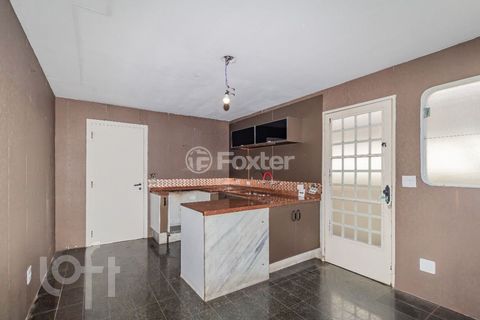 Image 10 - 881614