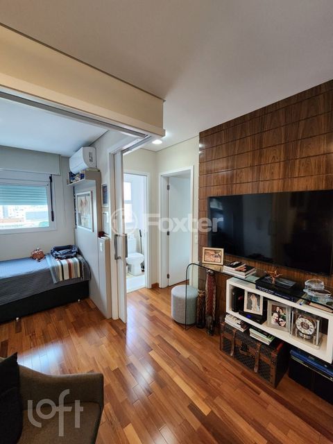 Image 4 - 881617