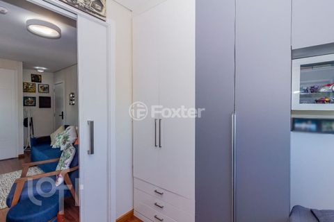 Image 7 - 881617