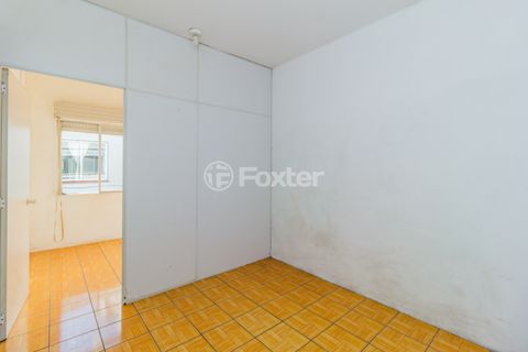 Image 1 - 881623