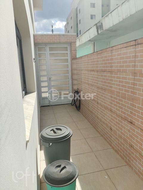 Image 6 - 881631