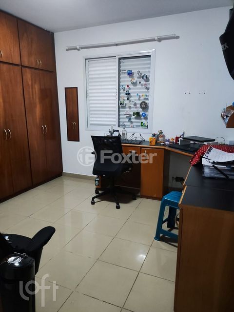 Image 11 - 881631