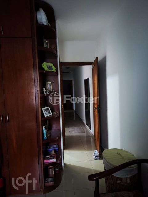 Image 8 - 881631