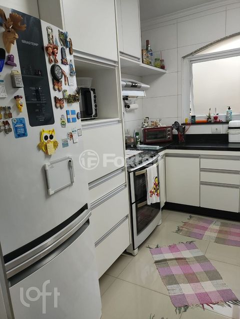Image 3 - 881631