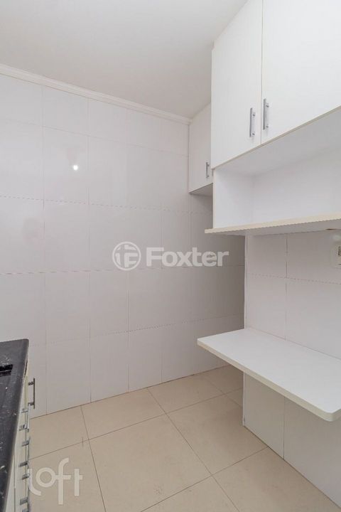 Image 17 - 881633