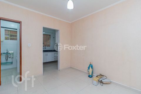 Image 10 - 881633
