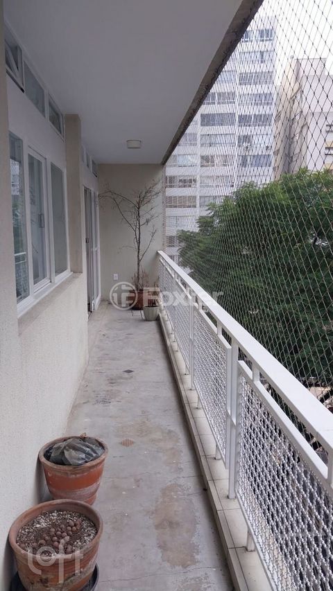Image 14 - 881634
