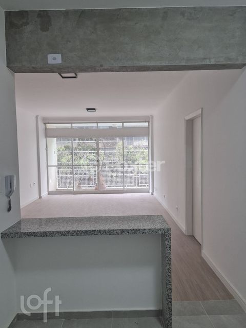Image 2 - 881634
