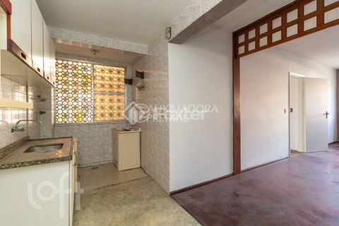 Image 10 - 881636