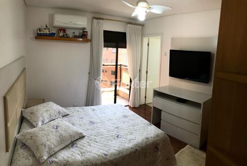 Image 19 - 881655