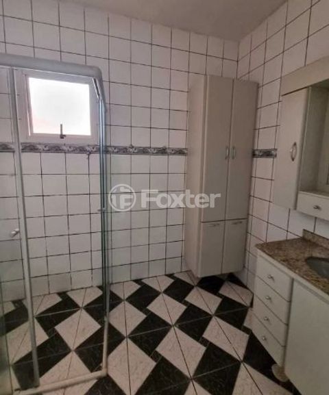 Image 8 - 881657