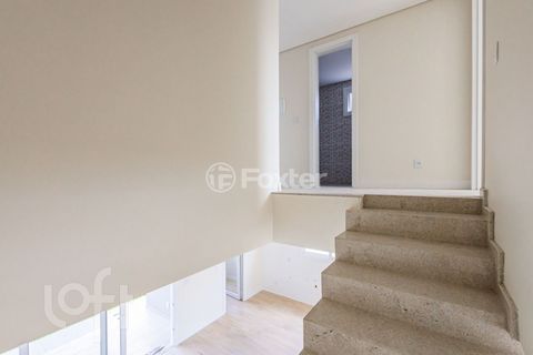 Image 9 - 881660