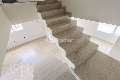Image 8 - 881660