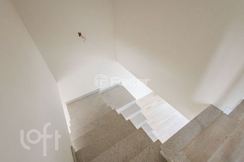 Image 10 - 881660