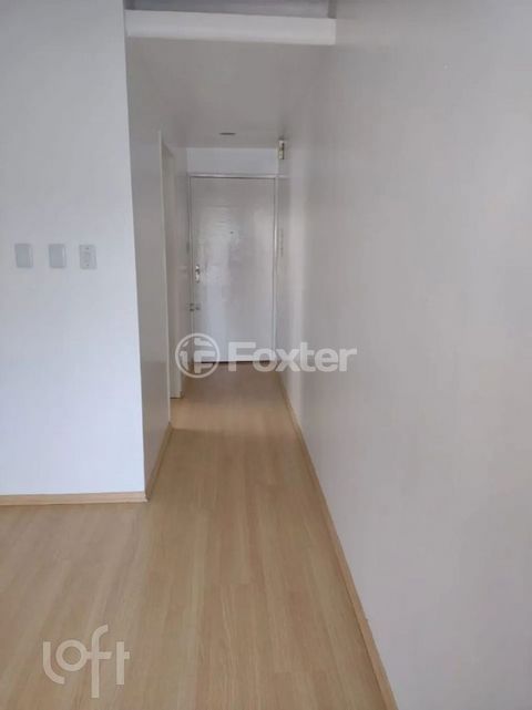 Image 3 - 881663
