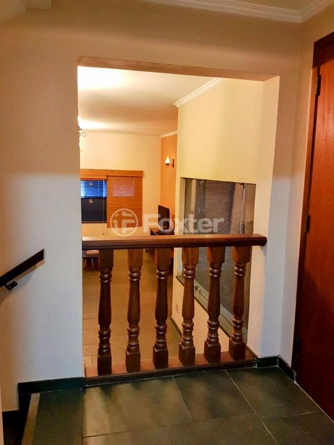 Image 7 - 881665