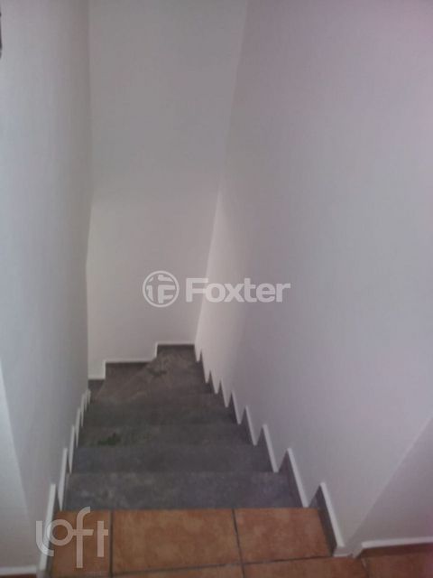 Image 4 - 881668