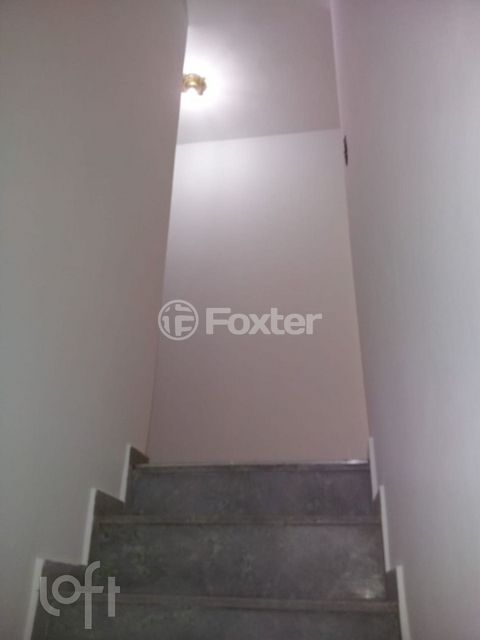 Image 3 - 881668