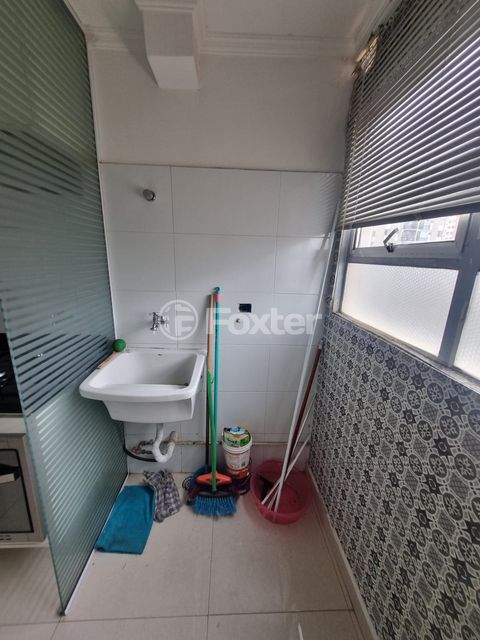 Image 8 - 881669