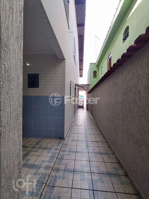 Image 13 - 881671