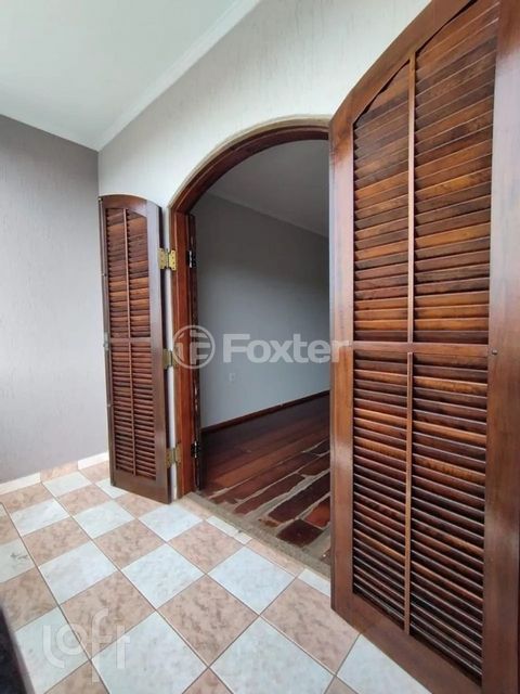 Image 6 - 881671