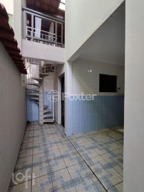 Image 11 - 881671