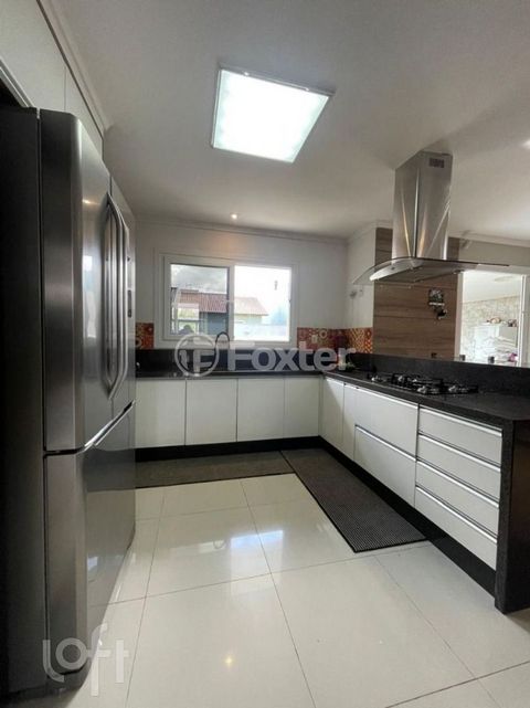 Image 7 - 881673