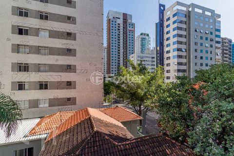Image 10 - 881678