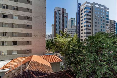Image 16 - 881678