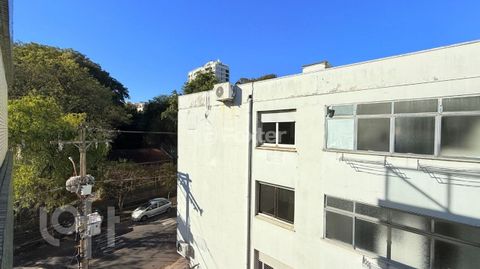 Image 8 - 881680