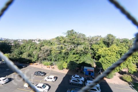 Image 4 - 881681