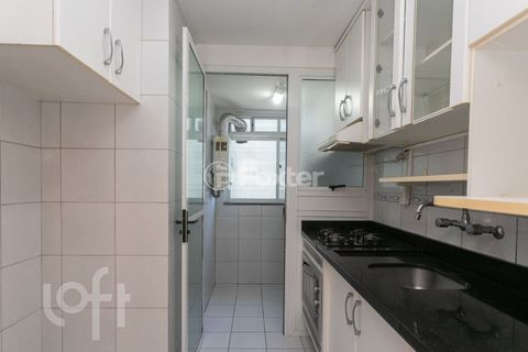 Image 16 - 881681