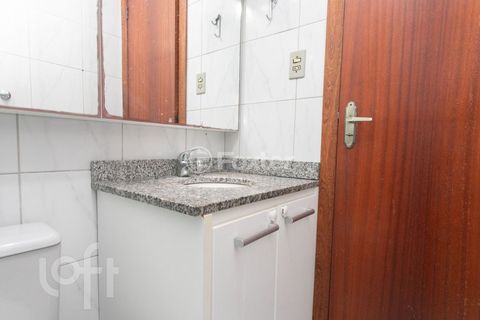 Image 11 - 881681