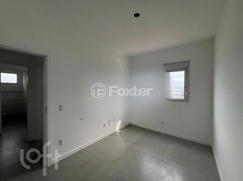 Image 4 - 881689