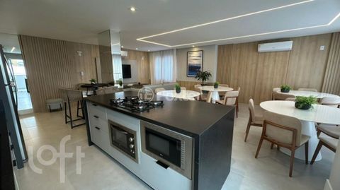 Image 13 - 881689