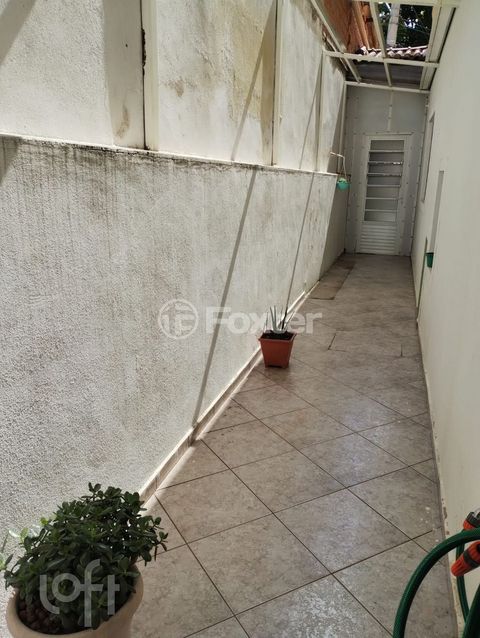 Image 8 - 881699