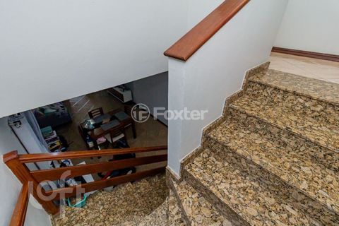 Image 7 - 881699