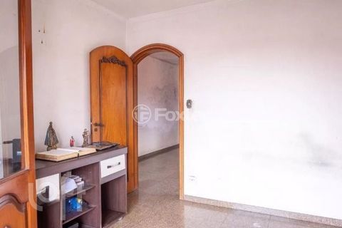 Image 14 - 881701